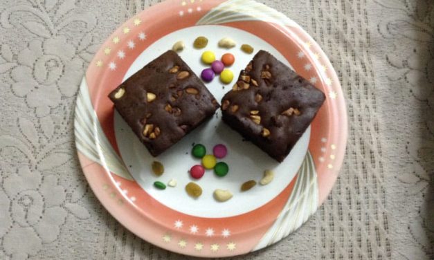 Recipe : Healthy Chocolate Peanut Butter Brownies with Nuts and Raisins