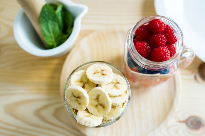 ingredients of peanut butter banana smoothie